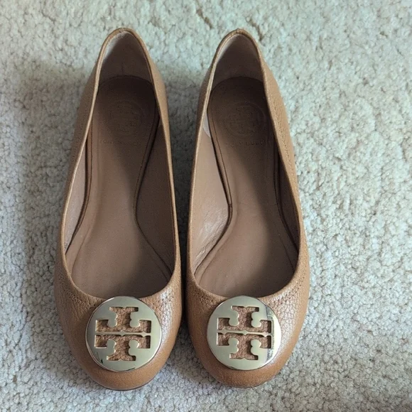 Tory Burch Tan Flats with Gold Logo - Picture 1 of 5